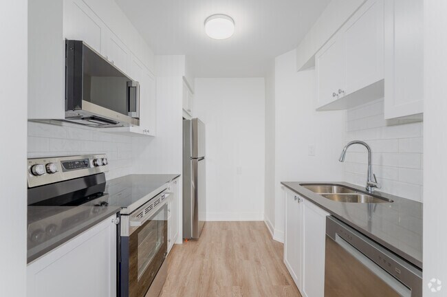 2BR, 1BA - Kitchen