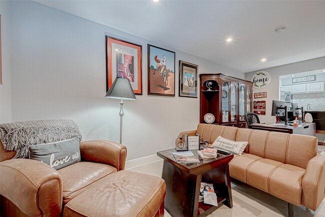 Photo - 1860 White Oak Dr Unit 375
