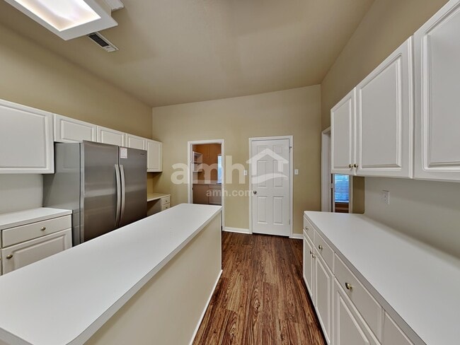 Photo - 13143 Mills River St