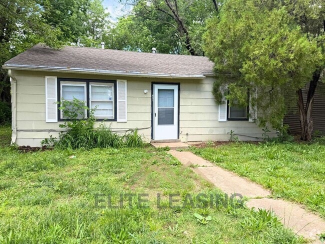 Building Photo - Charming 2-Bedroom Home