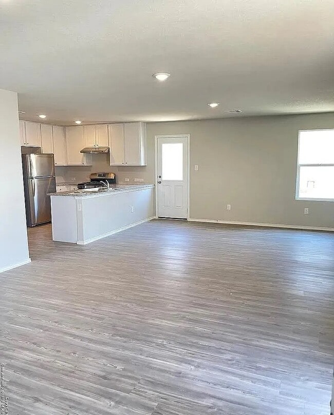 Photo - 10547 Varmus Dr