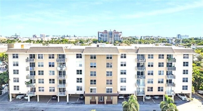 Building Photo - 1050 SE 15th St Unit 204 Rental