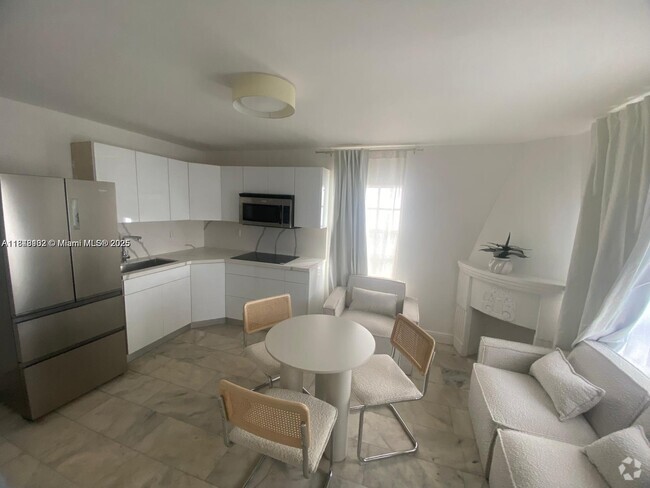 Building Photo - 1526 Pennsylvania Ave Unit 10 Rental