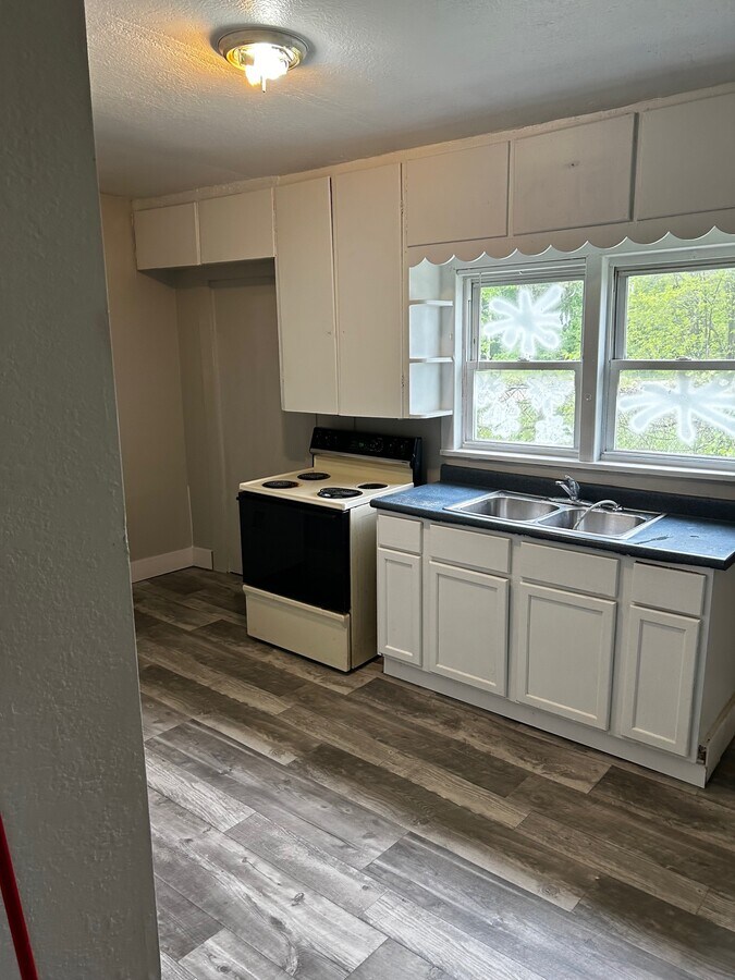 Photo - 100 Upton Ave Unidad A Rental