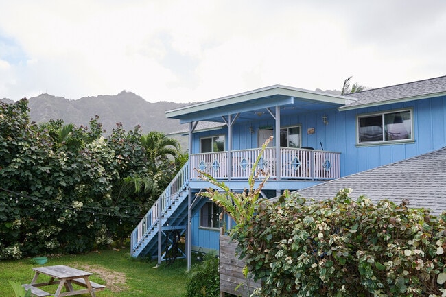 Building Photo - 41-913 Kalanianaole Hwy Unit Upstairs