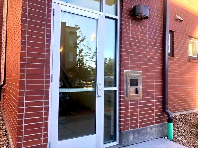 Entrance - 981 S Sable Blvd Unit 107
