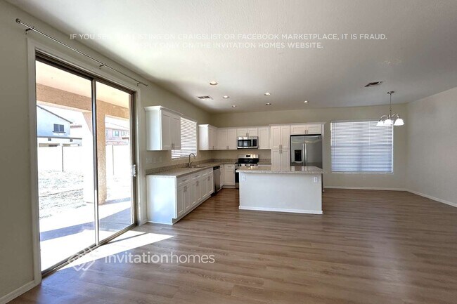 Photo - 11759 W Apache St