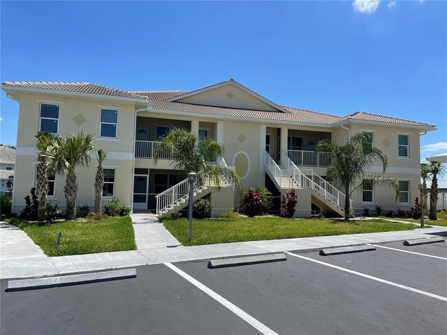 Building Photo - 200 Gardens Edge Dr Unit 214