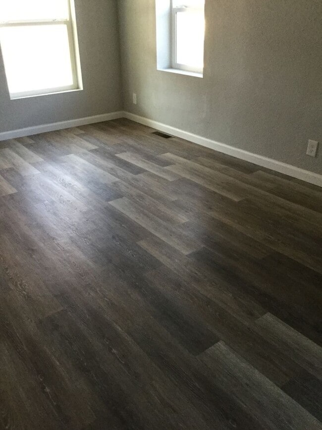 Photo - 2+ Bedroom home Near Downtown!