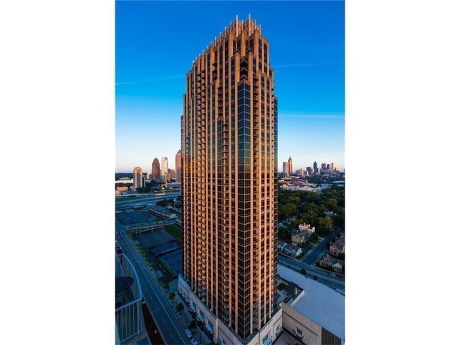 Building Photo - 270 17th St NW Unit 1002
