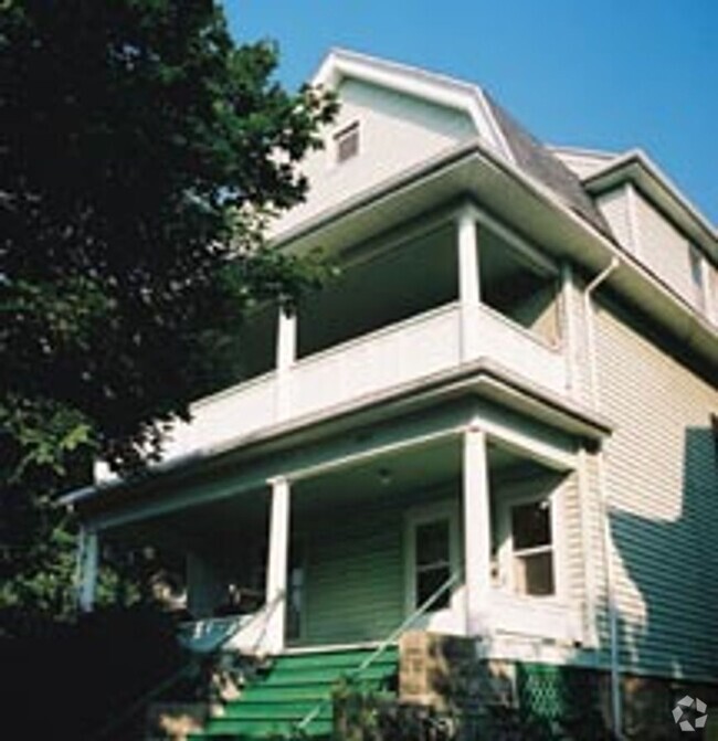 Building Photo - Three Flat on Van Hise Ave. Unit #3 Rental