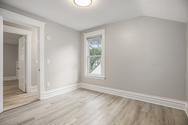 Photo - Fully Renovated 3 bed 2 bath home - Ask about our security deposit alternative!