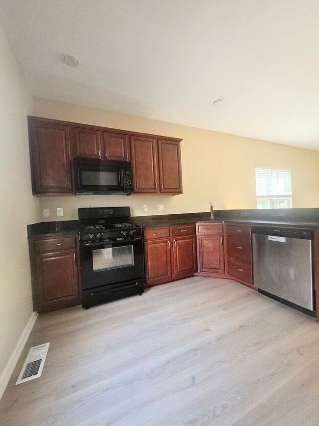 Photo - 1691 Maple Rd Unit 1691-A
