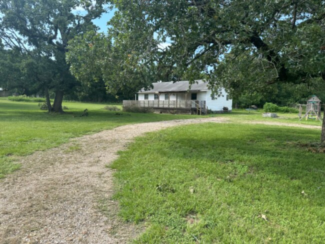 Photo - 1644 FM 1696 House