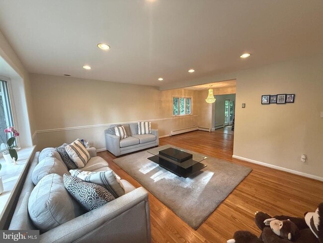 Photo - 1631 Warner Ave