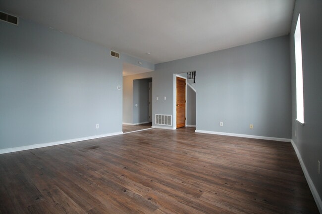 Photo - 3 School St Unit 2