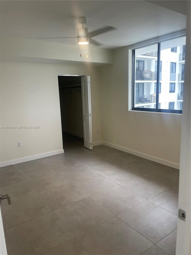 Building Photo - 16395 Biscayne Blvd Unit 1611