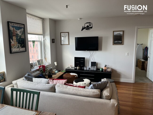 Photo - STUNNING LAKE VIEWS - Modern 2BR/2BA Corner Unit in The Vermont House