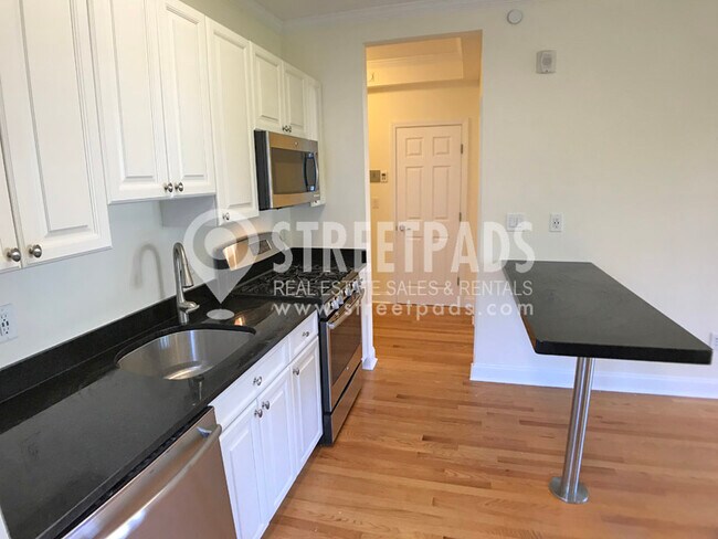 Photo - 65 Langdon St Unit 9