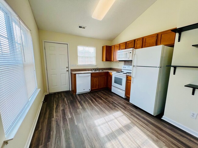 Photo - 13507 Main Dr