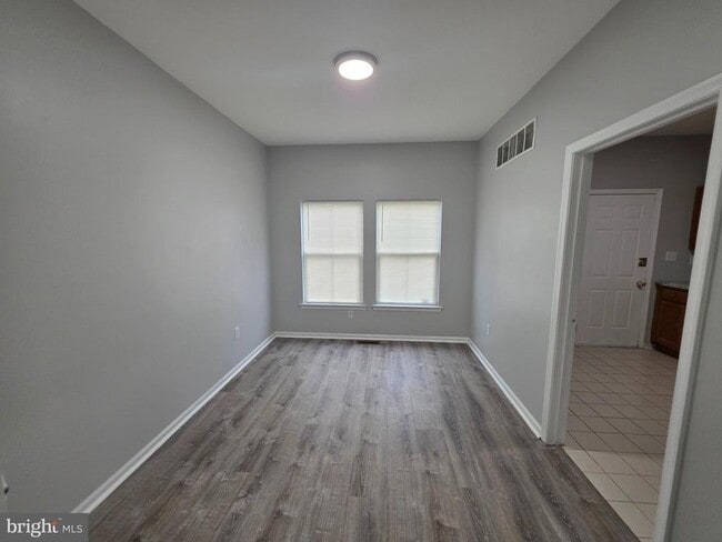 Photo - 611 Artisan St