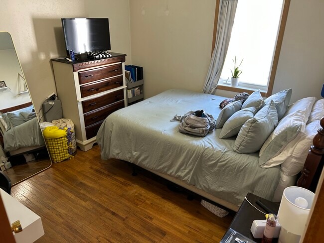 Photo - 809 W 20th St