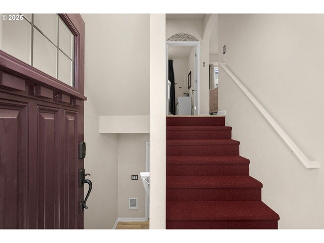 Photo - Beautiful Newly Renovated Spacious 3 Bedroom Home!