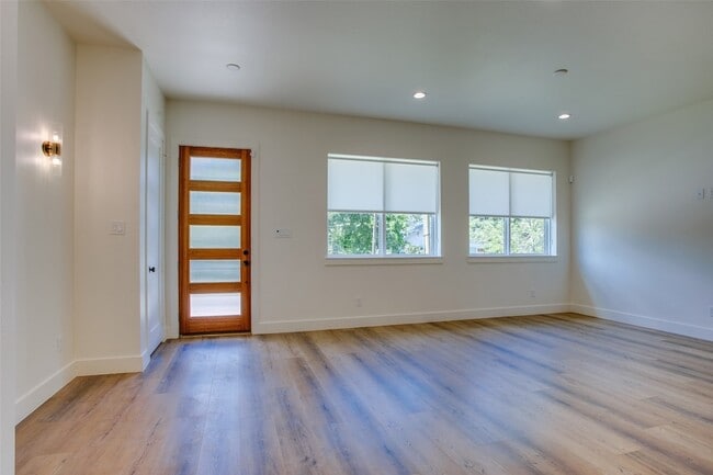 Photo - 400 N Denver St