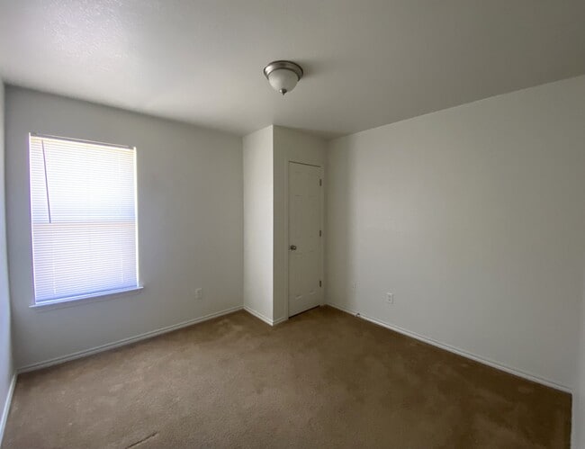 Photo - 2802 Ashley Dr