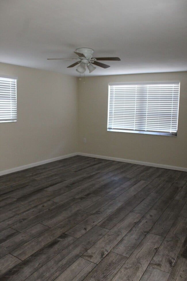 Photo - 1 Bedroom 1 Bath 1/2 Duplex