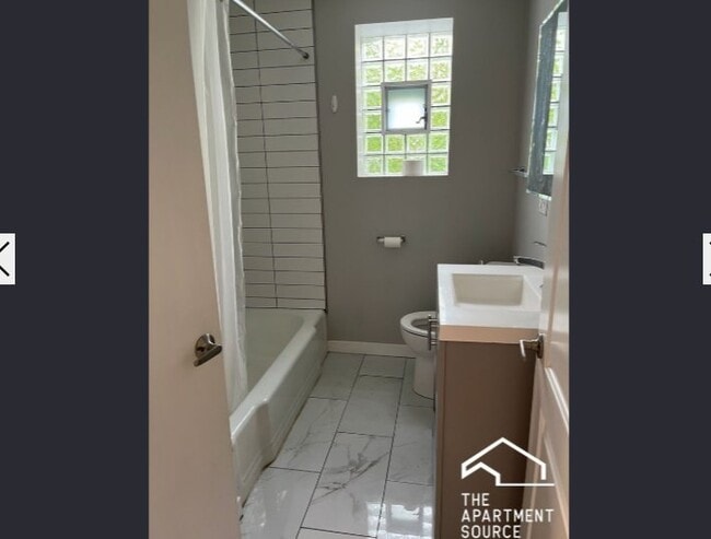 Photo - 1037 W Polk St Unit 3R