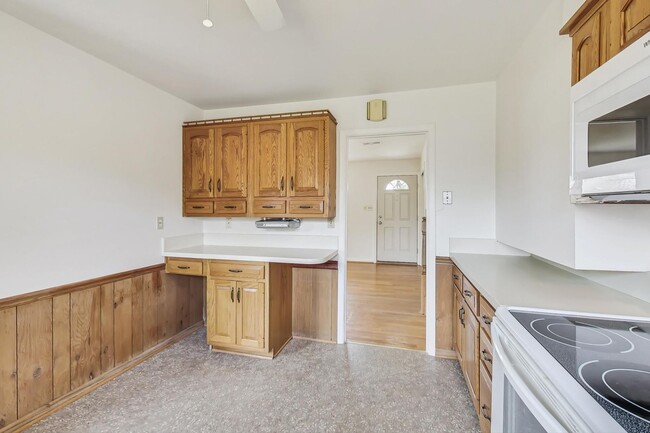 Photo - Fantastic in Frederick! Spacious 4 level Split -- 4 beds + 1 Full and 2 half baths