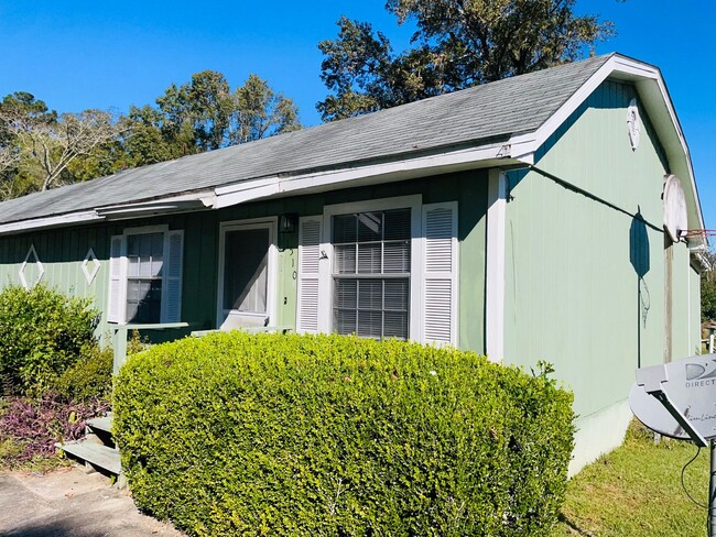 Building Photo - Duplex off North Monroe Street Rental