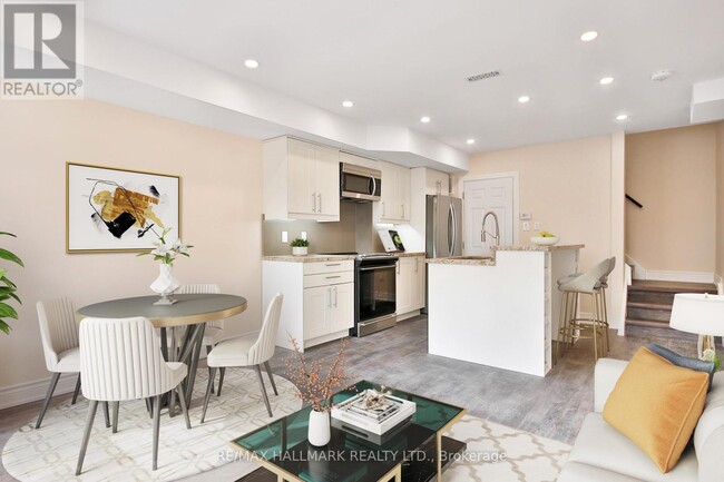 Photo - 795 Broadview Ave