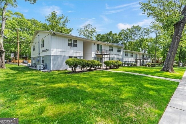 Photo - 1701 Hawthorne Ave Unit 9