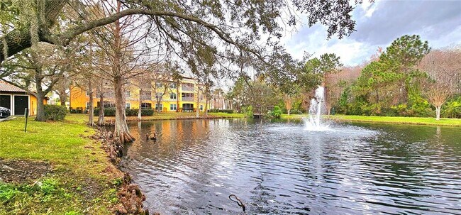 Photo - 5463 Vineland Rd Unit 5309