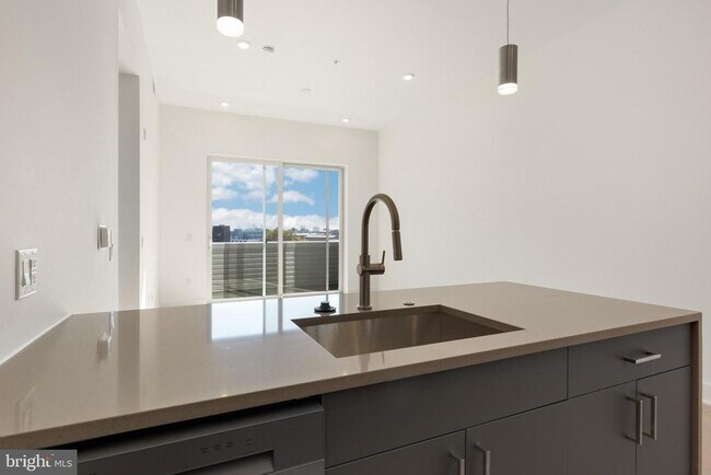 Photo - 1731 Tilghman St Unidad 301