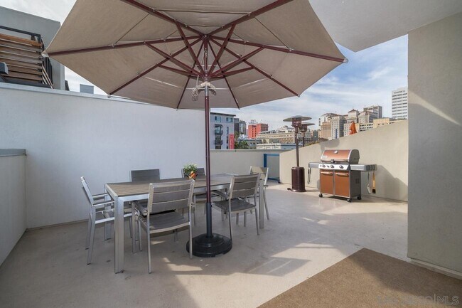 Photo - 875 G St Unit 210