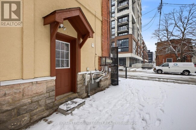 Photo - 172 Cobourg St Unit B