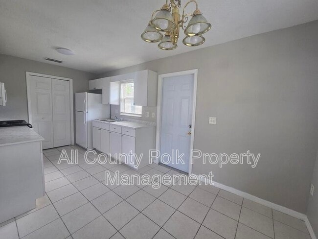 Photo - 220 S Eastside Dr