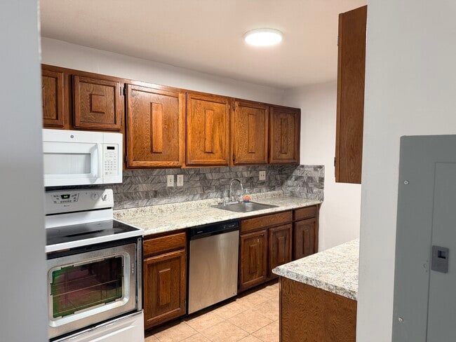 Photo - 140 Kane St Unit C1