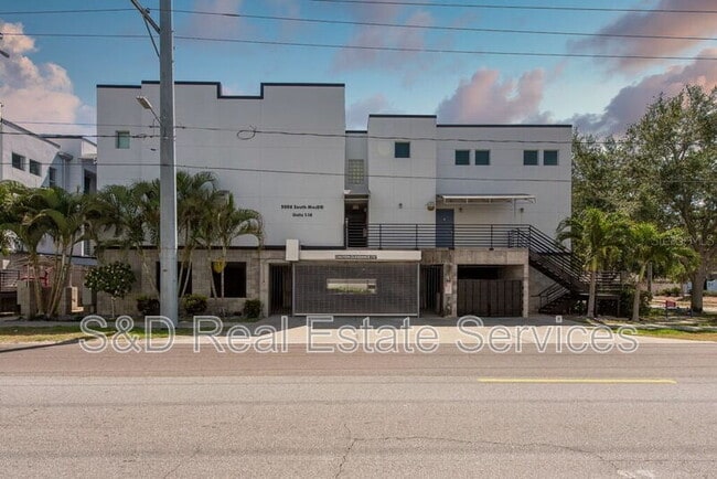 Building Photo - 5008 S MacDill Ave Unit #12
