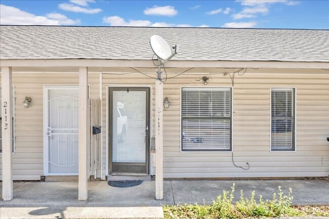 Building Photo - Condo for rent in Grayson Valley ** Price ...