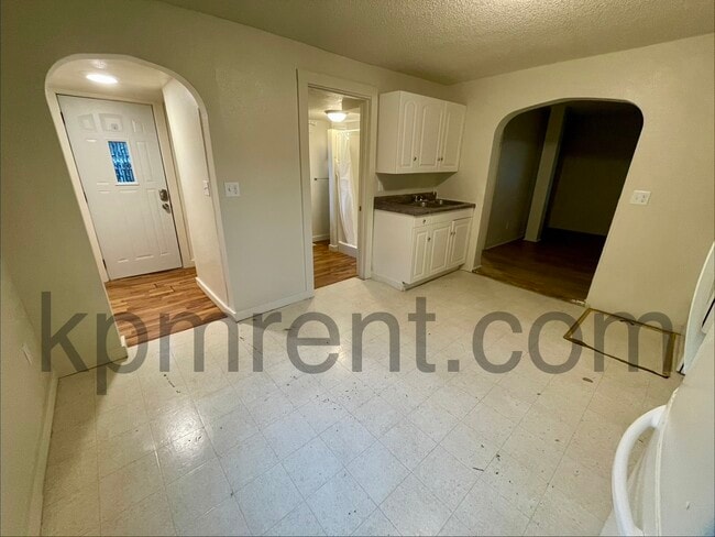 Photo - 303 Chestnut St