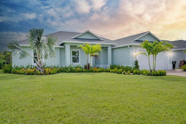 Photo - 388 SW Vista Lake Dr