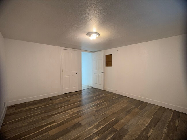 Photo - 4950 Milwaukee St