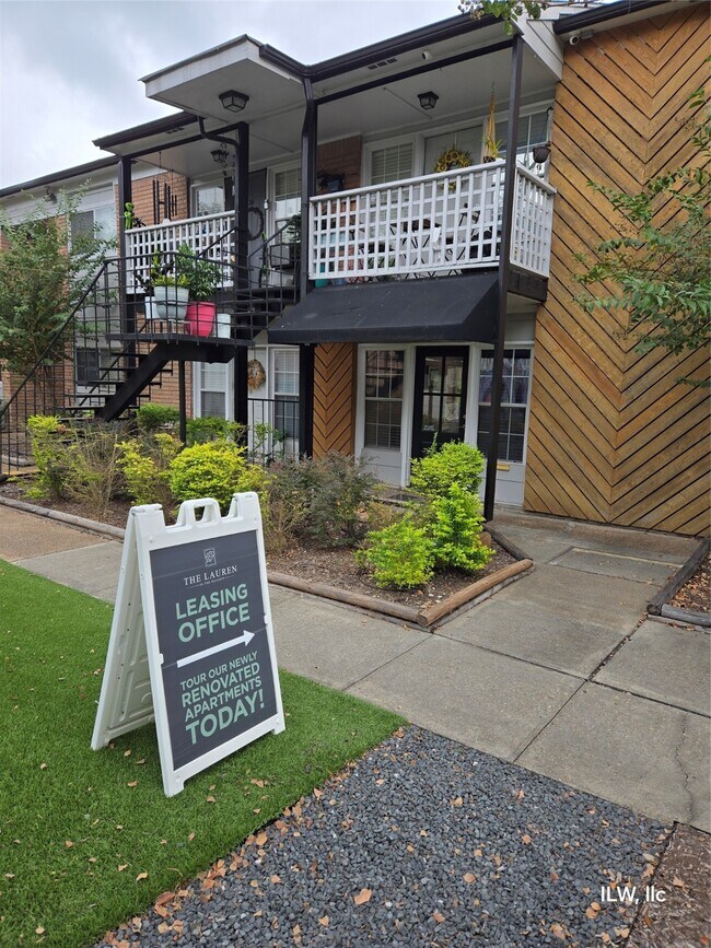 Building Photo - 815 Harvard St Unit 30