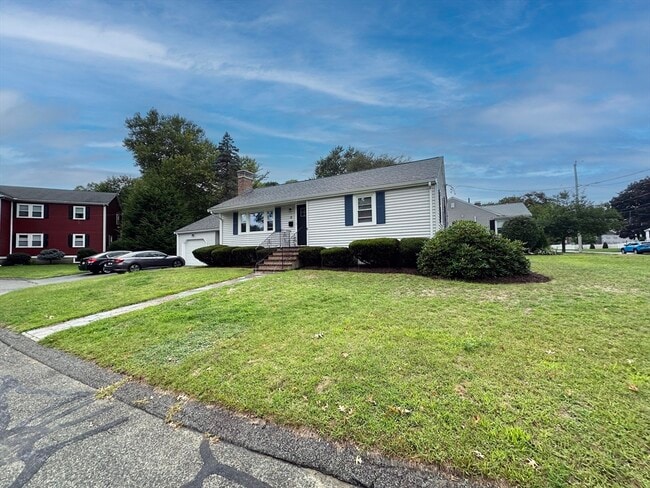 Photo - 15 Wayland Rd House