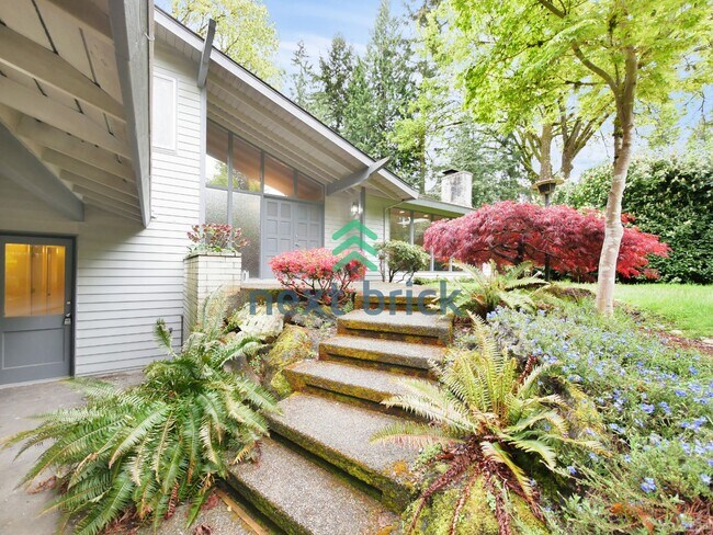 Photo - 3 Bed and 3 Bath Plus Office Private Single-family Home is Available for Rent!