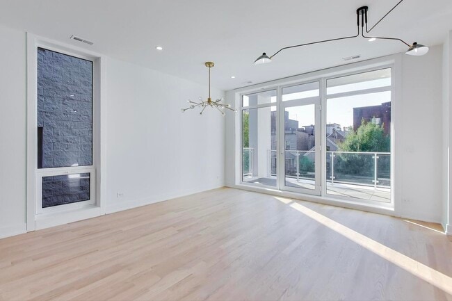 Photo - 2456 W Cortez St Unit 2E